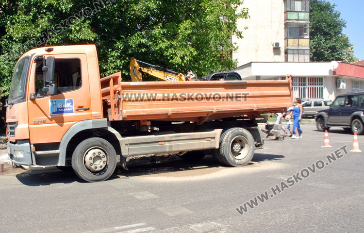 Част от Хасково втори ден без вода заради аварии