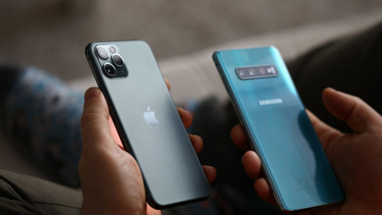 С новите версии на Android и iOS гърбът на смартфоните ще е чувствителен към потупване с пръст 