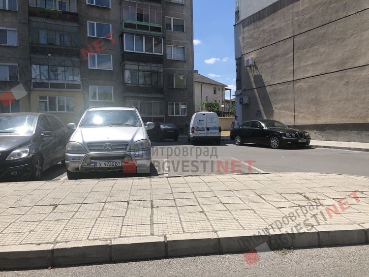 Автомобил, търсещ изтичане на газ, притесни димитровградчани