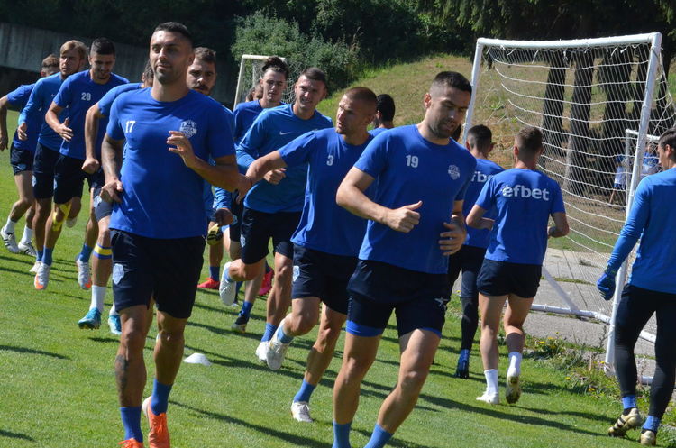 АРДА подписа с 8 нови футболисти