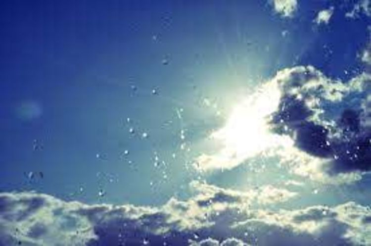 Гръмотевици над западна България, слънчево на изток