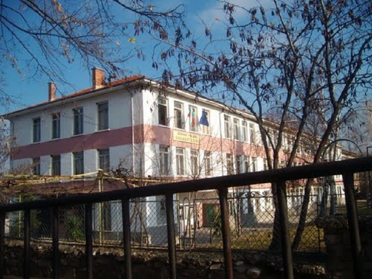 МОН ще подкрепи целодневното обучение на учениците от ОУ "Панайот Волов" в Долни Воден