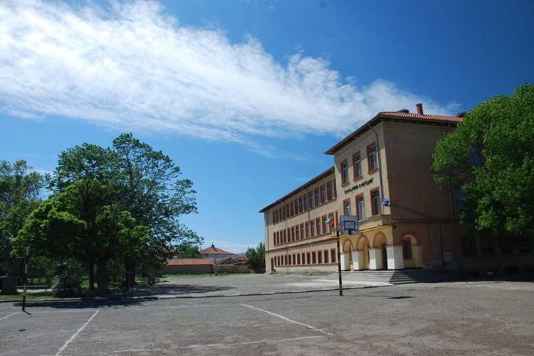 МОН подкрепя целодневното обучение в Дълбок извор с 9566 лв.