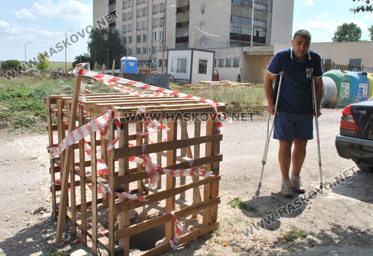 Кола е блокирана в гараж заради шахта и строителство към обект в „Болярово“
