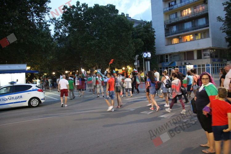 Първият многолюден антиправителствен протест се проведе в Димитровград, включиха се и хасковлии