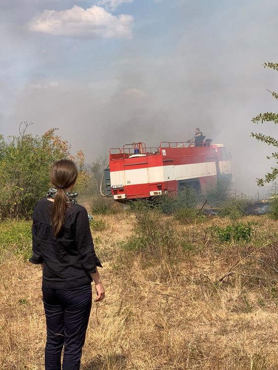 Пожарът край Присадец продължава да гори, обхвана над 50 000 дка