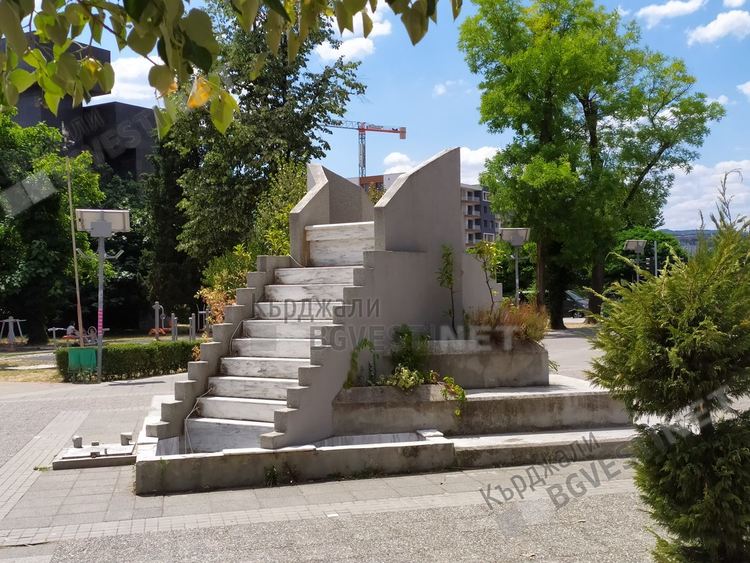 Шадраваните-боклуджийските ями на Кърджали