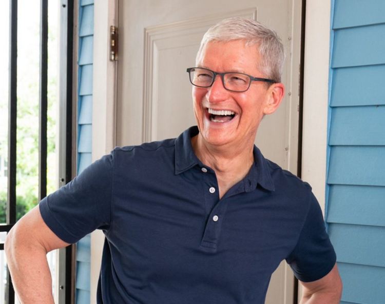 Тим Кук се нареди сред милиардерите