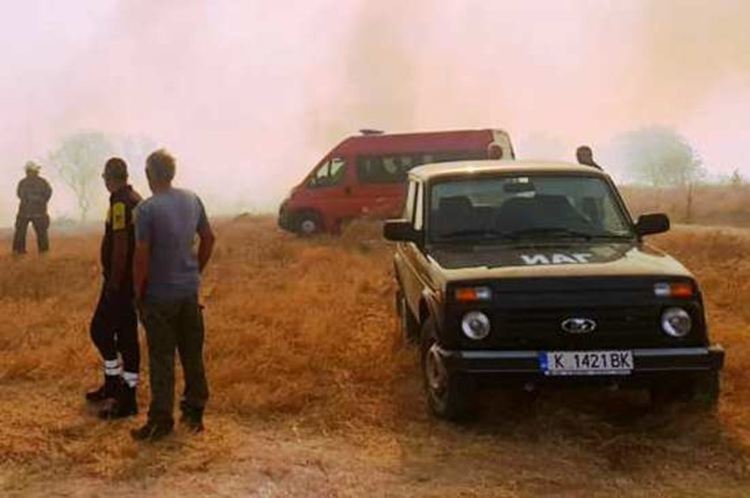 Локализират се и се гасят 36 пожара в страната