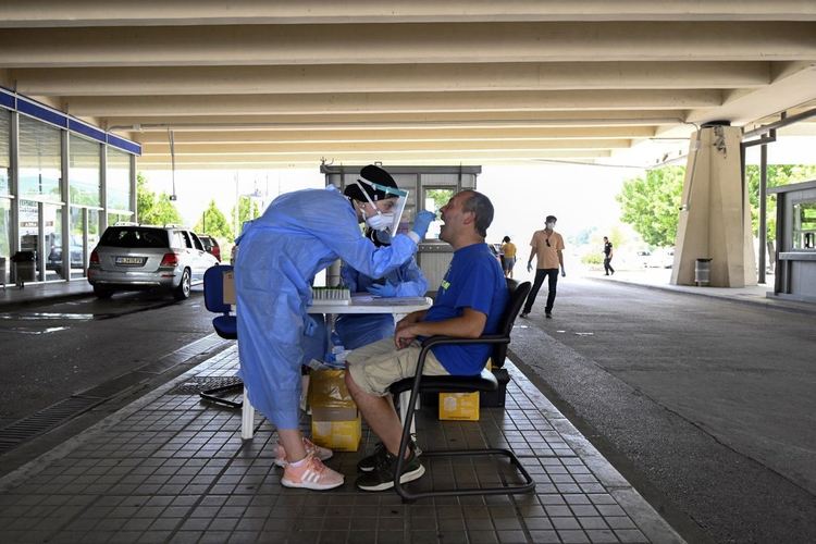 Гърция обяви втора вълна и по-строги мерки