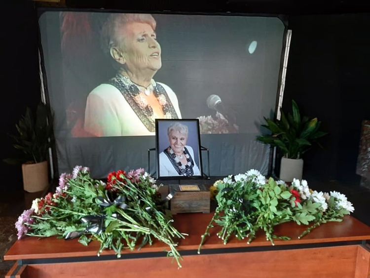 Смолян изпрати една от големите си народни певици Христина Лютова на фона на нейни изпълнения