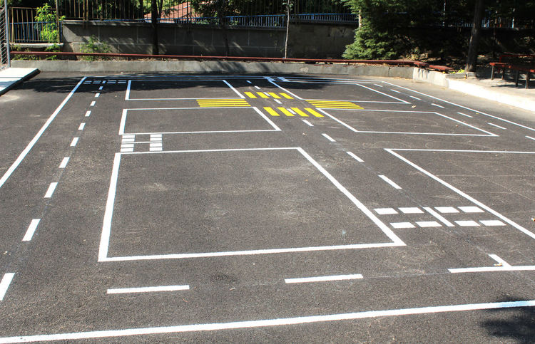 Три училища в Хасково с обновени спортни площадки и дворове