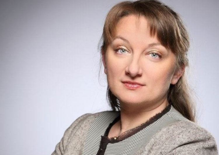 Сачева: Уважаеми провалени политици и Фейсбук пехливани, говорете си. Не ми пречите