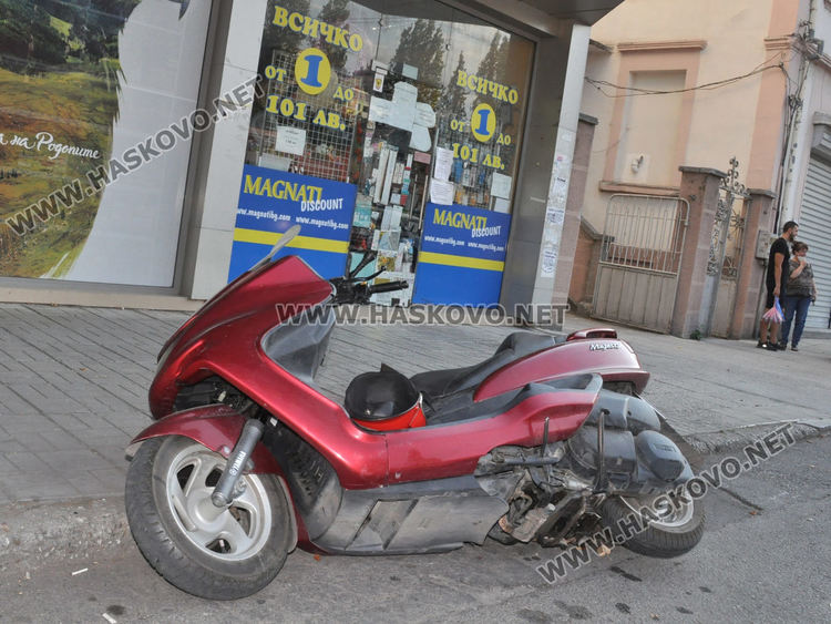 Мотопедист и пешеходка пострадаха при инцидент до Зеленчуковия пазар