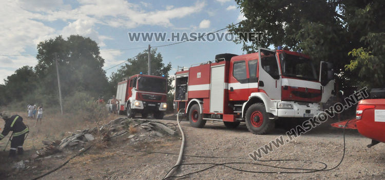 Пламна имот в "Каменец" (видео)