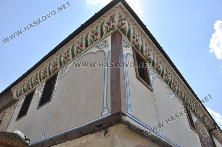 Катедралната църква в Хасково посреща храмовия си празник със стенопис на Успение Богородично