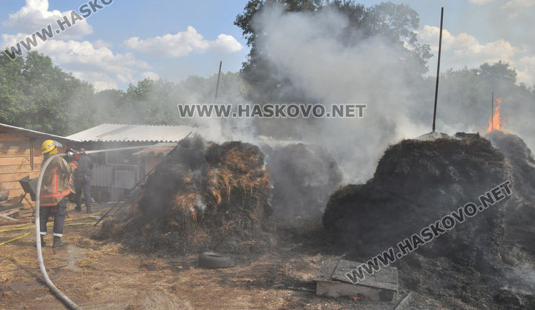 Пламна имот в "Каменец" (видео)