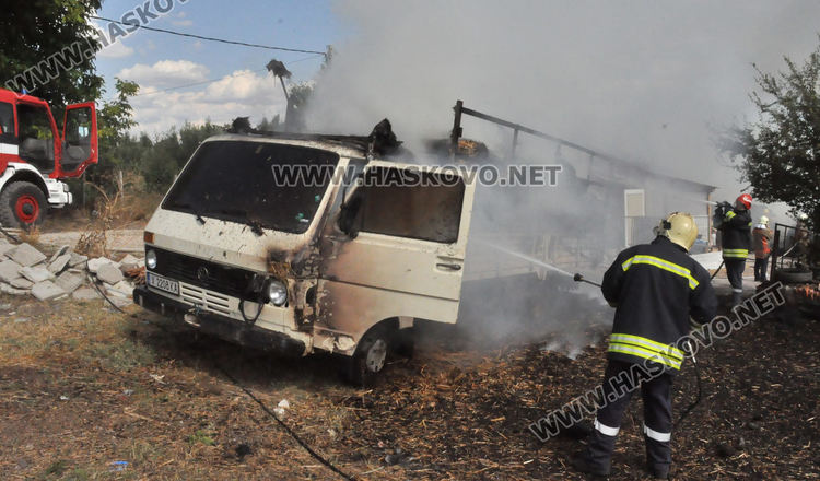 Пламна имот в "Каменец" (видео)