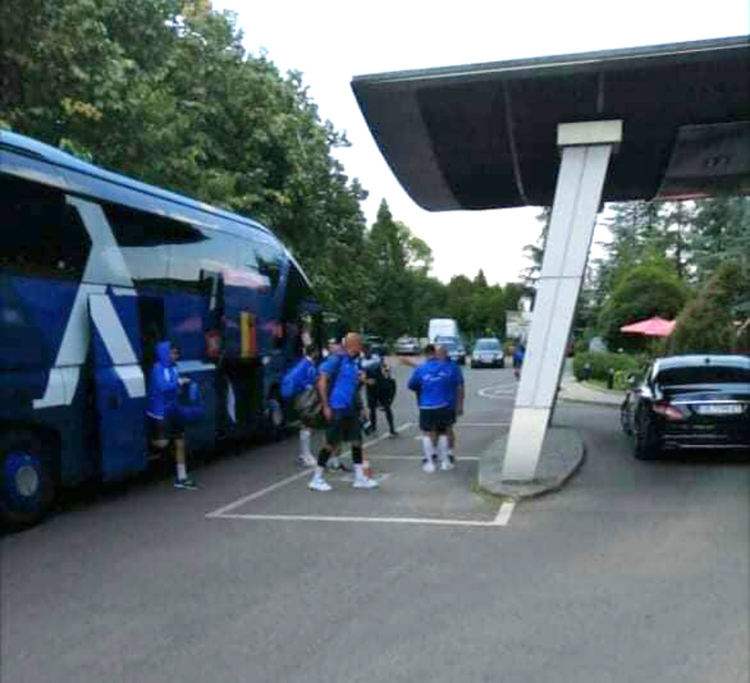 Футболистите на „Левски“ пристигнаха в Хасково