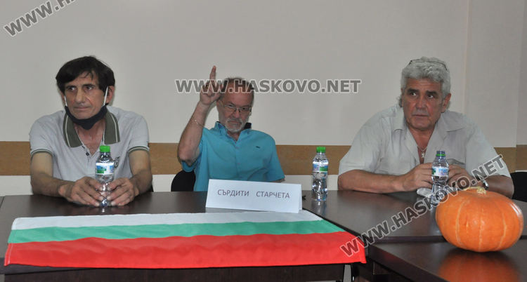 „Сърдити старчета“ в подкрепа на младите призовават за масовост на протеста