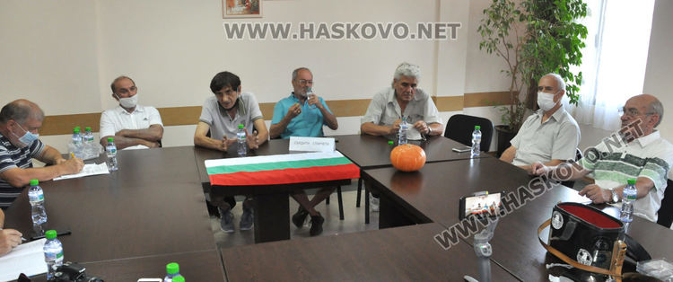 „Сърдити старчета“ в подкрепа на младите призовават за масовост на протеста