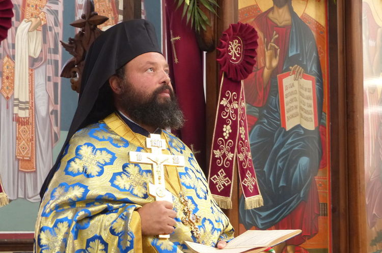 Стотици се поклониха на Божията майка в храма в курорта Пампорово