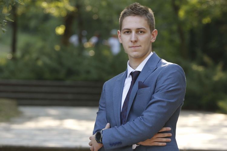 Хасковлия заминава да учи компютърни науки в САЩ