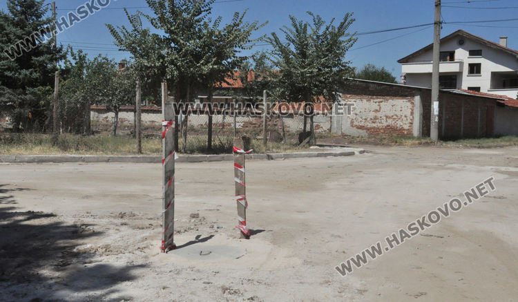 Строителят  на канализацията в „Болярово“ покрива щетите на пострадала по трасето шофьорка