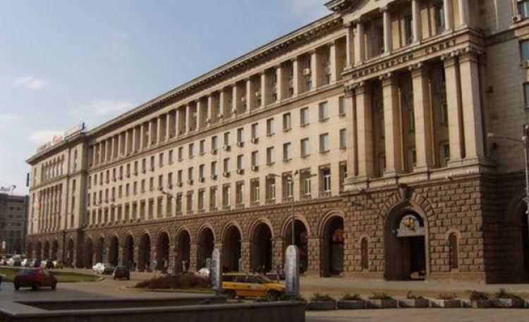 Стартовата основна заплата за учител става 1260 лв.