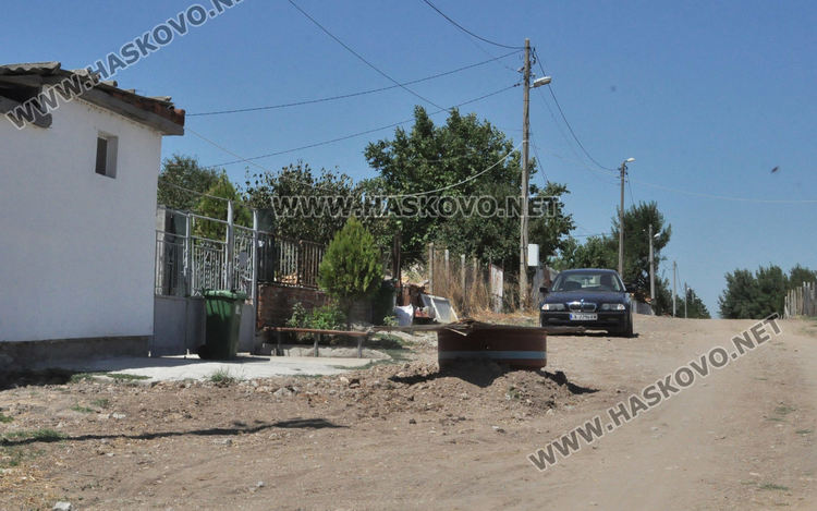 Строителят  на канализацията в „Болярово“ покрива щетите на пострадала по трасето шофьорка