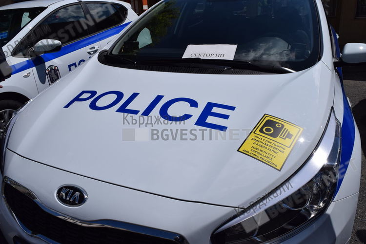 Хлапак с "Мерцедес" предизвика катастрофа на светофар в Кърджали