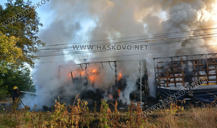 Къща пламна от камион факла в Симеоновград