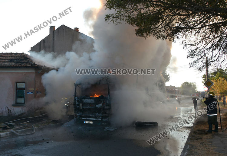 Къща пламна от камион факла в Симеоновград