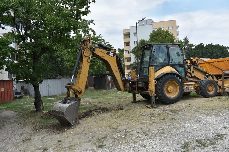 Заместник-кметът Димитров постави началото на ремонта в Зона 5 в квартал "Запад"