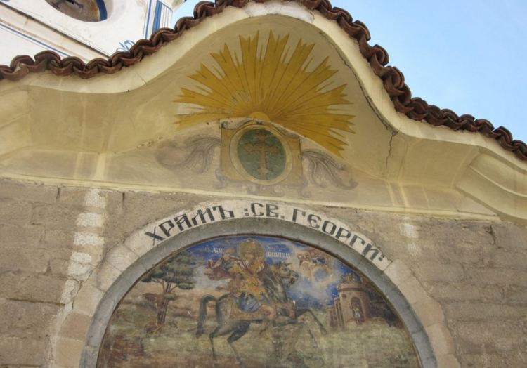 Автомат за кафе на входа на църквата "Свети Георги" в Асеновград