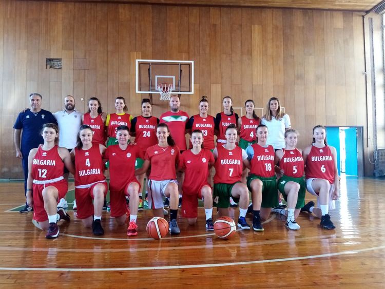 Национален баскетболен отбор на тренировъчен лагер в Чепеларе