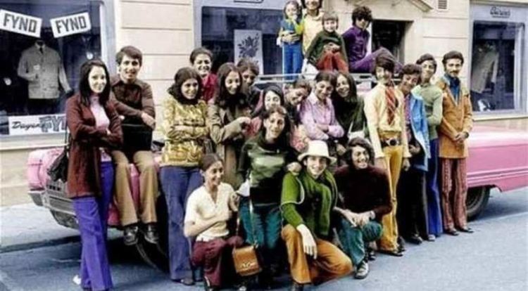 7. Осама бин Ладен със семейството си в Швеция през 70-те години - втория отдясно