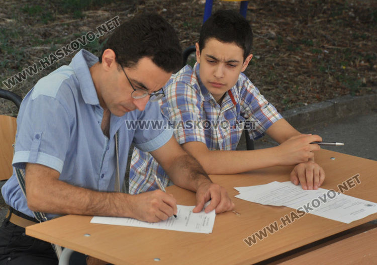 Една гимназиална паралелка отпадна преди края на класирането в Хасковско