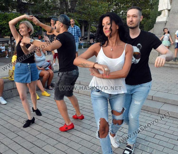Гореща латино фиеста на пл. “Свобода”