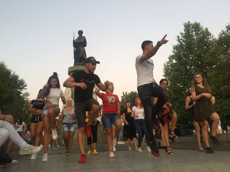 Гореща латино фиеста на пл. “Свобода”