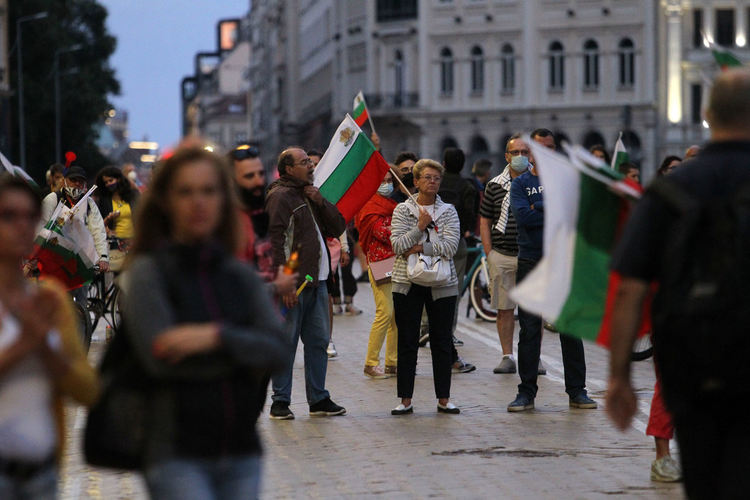 Ден 43: Омлет по милиционерски, рок и метъл