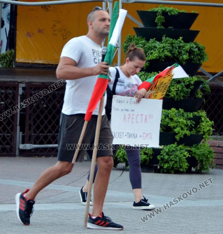 “Хвърковатата чета” от Хасково замина в подкрепа на протеста в Пловдив