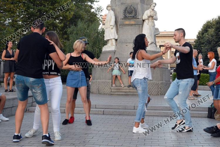 Гореща латино фиеста на пл. “Свобода”