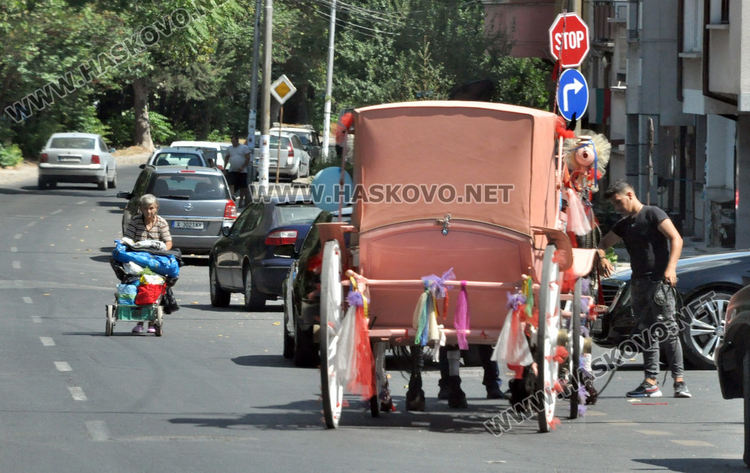 Кон с файтон пострада при инцидент на Кърджалийска