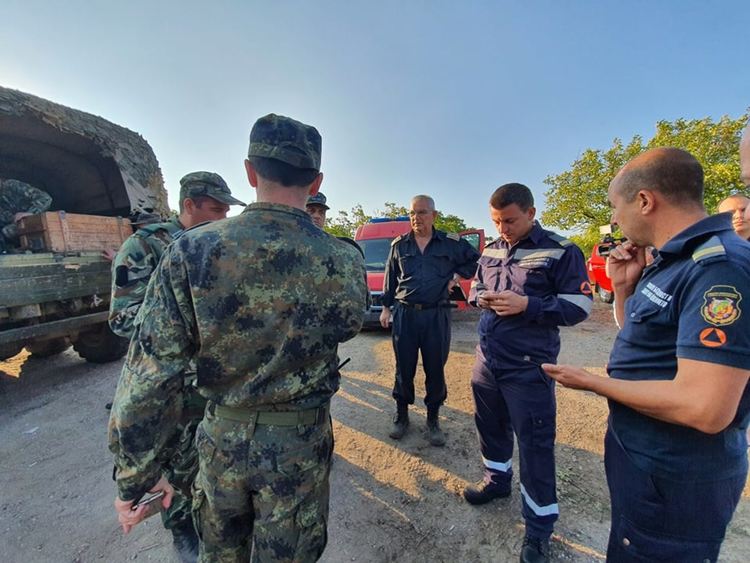 Тежка техника и още подкрепление от военни и горски  в огнището на Сакар