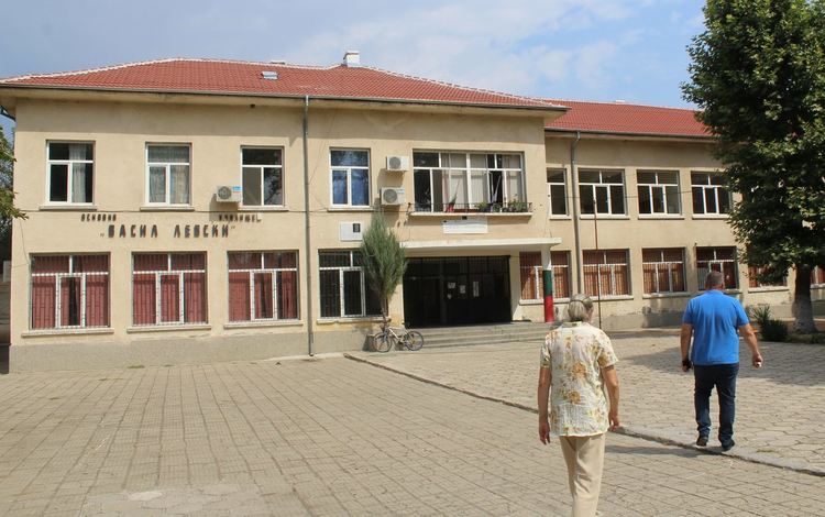 Приключиха ремонтните в училището в с.Книжовник