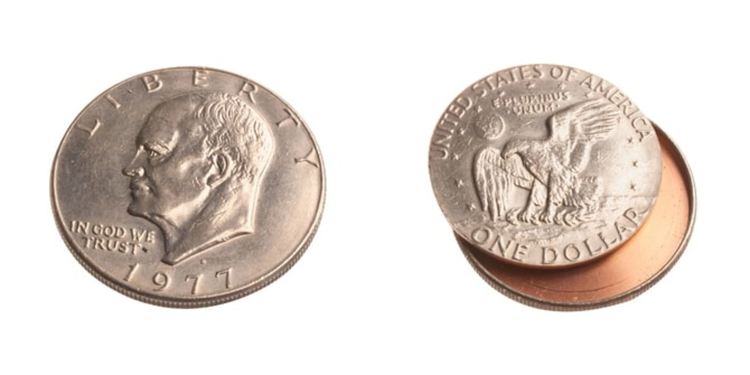 Бръмбар с камера, пън със сателитна връзка и още исторически шпионски устройства