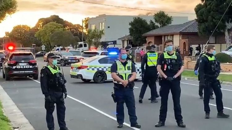 Четирима арестувани на протест срещу блокирането заради коронавируса в Мелбърн