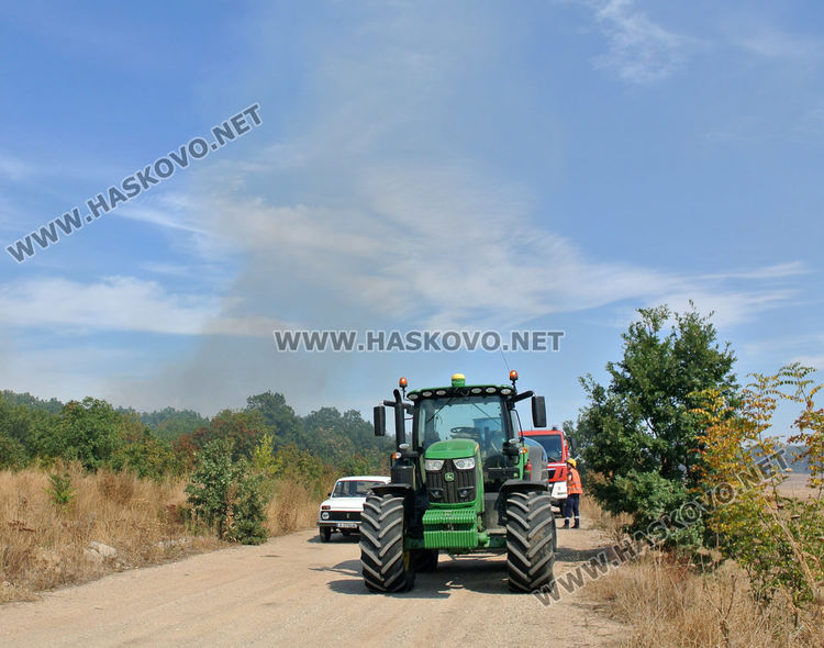 Горски пожар избухна край фотоволтаичен парк между Димитровград и Хасково