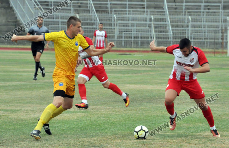 Футболният тим на Хасково се готви за първа домакинска победа